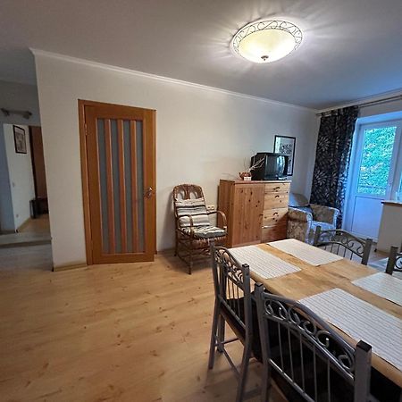 Three Bedroom Stepana Bandery Street Rivne Exterior foto
