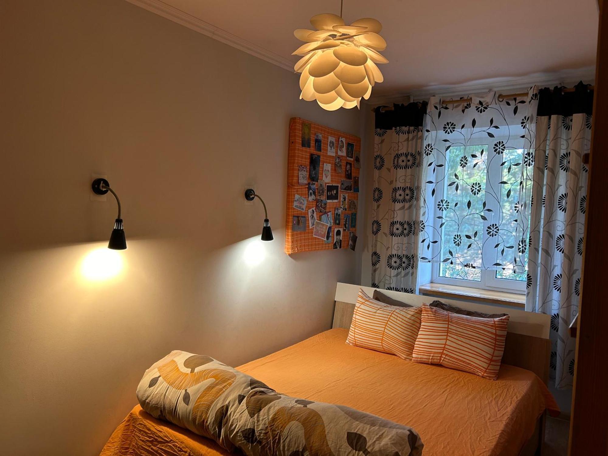 Three Bedroom Stepana Bandery Street Rivne Exterior foto