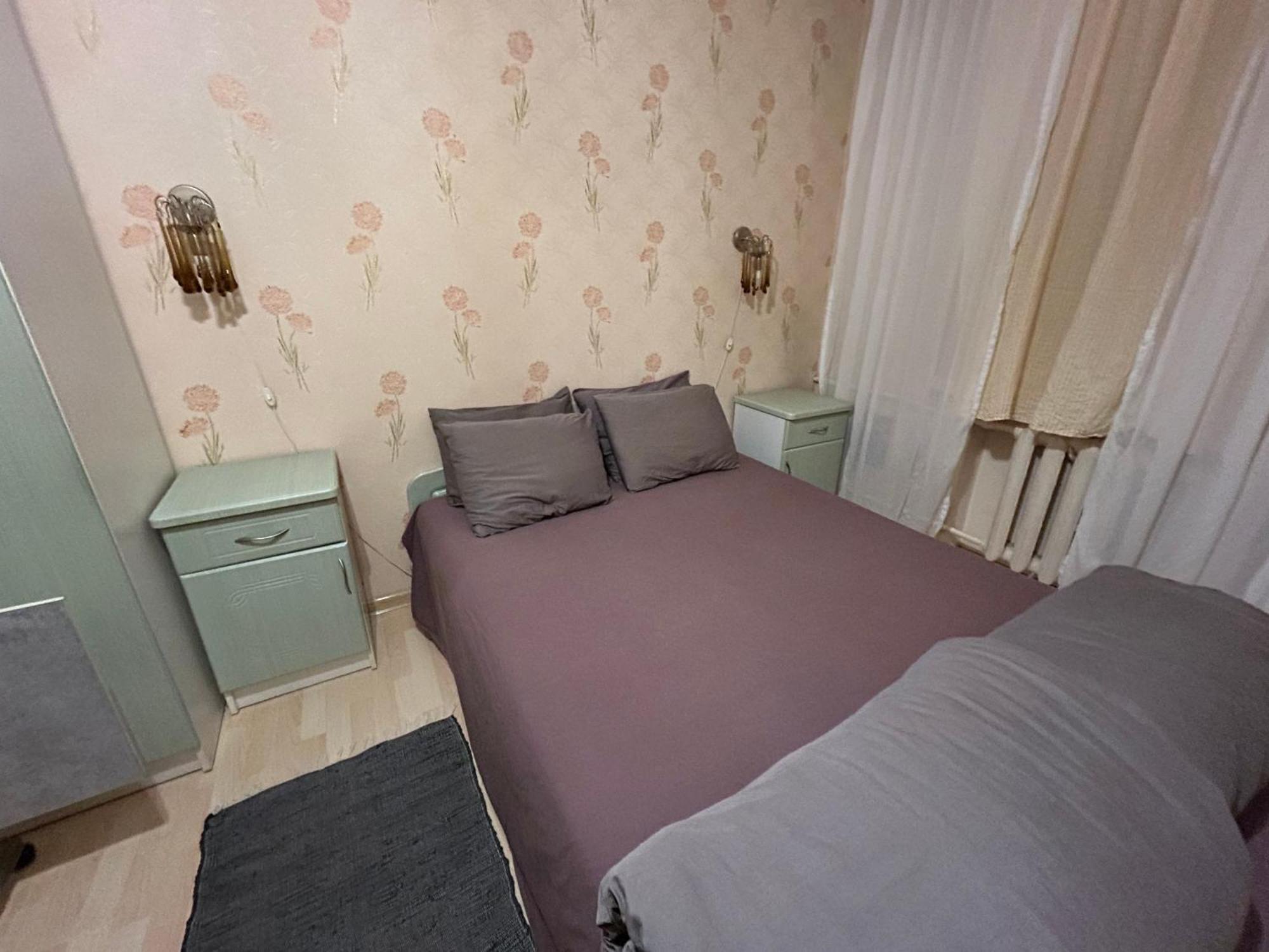 Three Bedroom Stepana Bandery Street Rivne Exterior foto