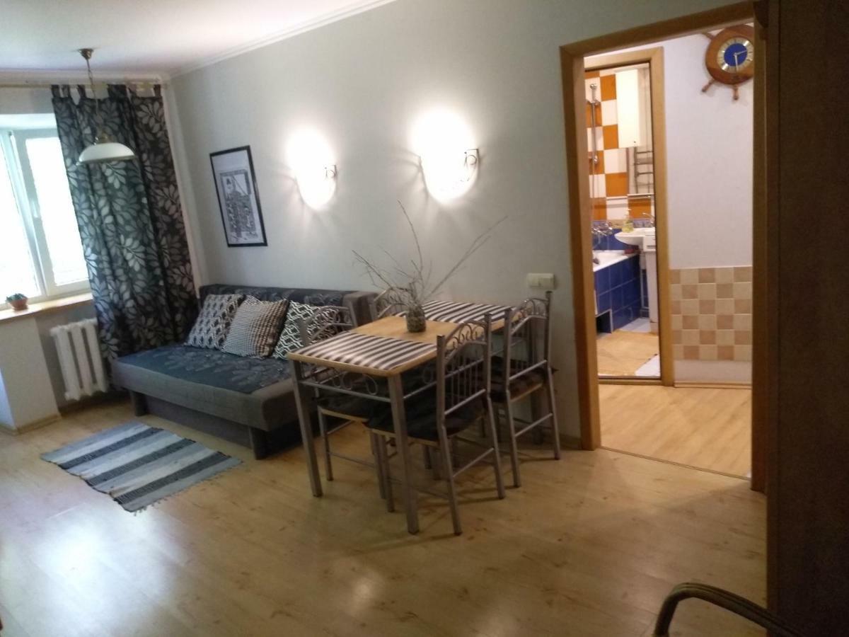 Three Bedroom Stepana Bandery Street Rivne Exterior foto